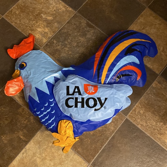 La Choy Chinese meal inflatable Rooster. Has a hole. Display flat on wall - Picture 3 of 3